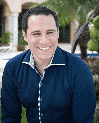 تصویری از بهترین استاد اموزش ایچیموکو با نام کریس کاپری